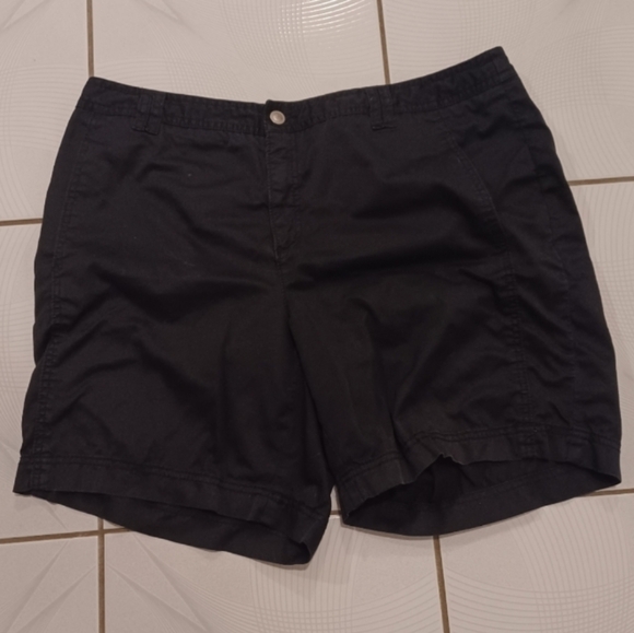 4/$60 Black Cargo Shorts - Size US18 - Picture 1 of 8